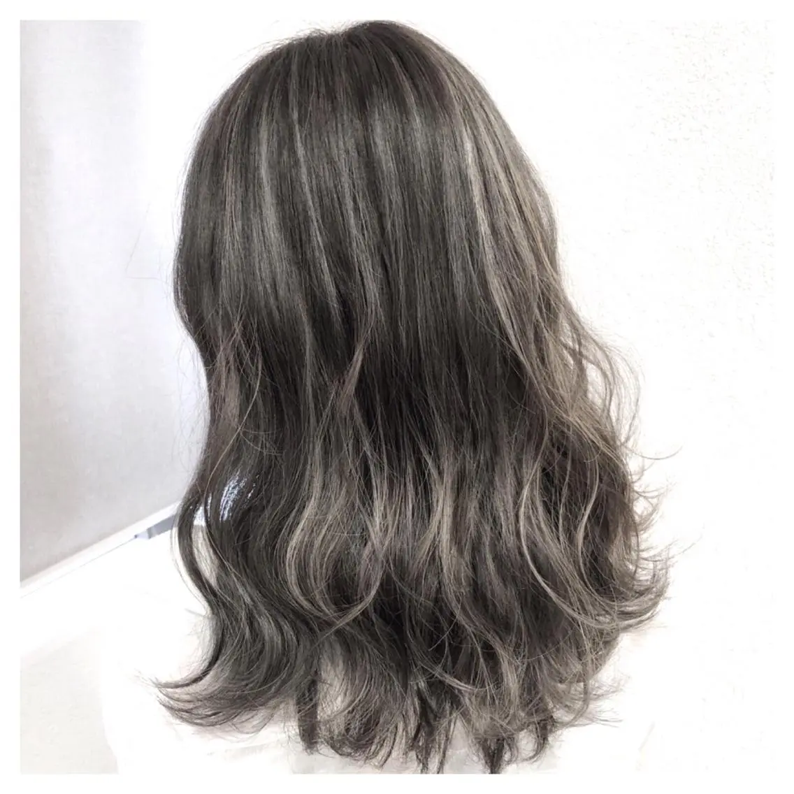 セミロング カラー イルミナカラー biscohair 髪にドラマを。のヘアスタイル