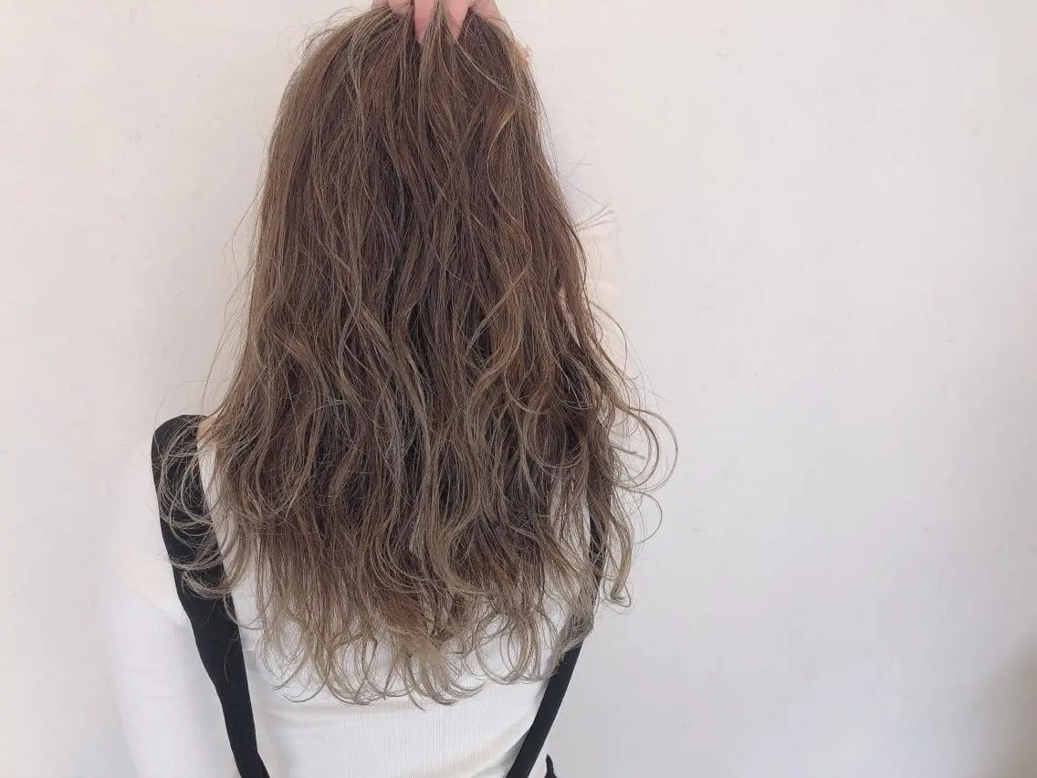 【募集条件を必ず読んでからご予約ください】デザインカット+ヘアカラー+広告用撮影の写真