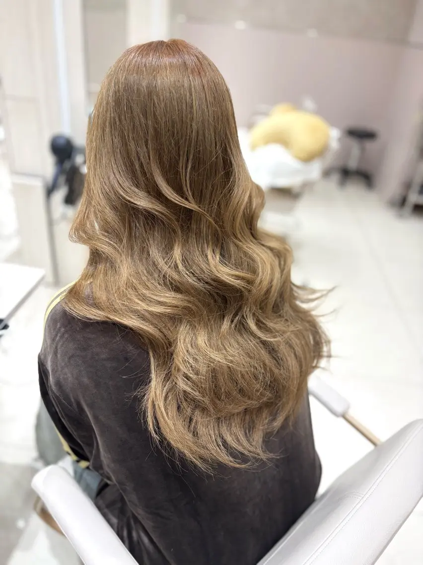 🦄ブリーチカラー🦄"ブリーチ無しでは出せない透明感へ✨"全体、リタッチどちらも🙆※備考欄必読お願いいたします🙇の写真