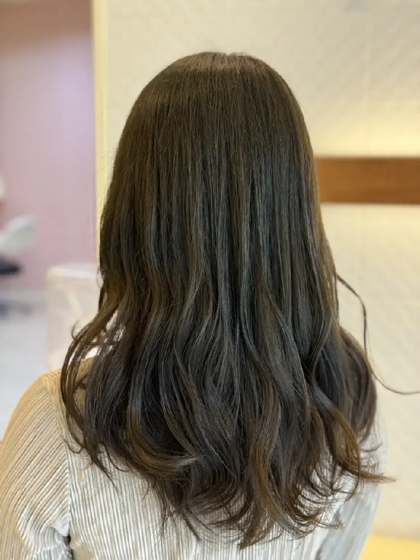 セミロング カット ヘアカラー トリートメント 岩崎 秀之のヘアスタイル