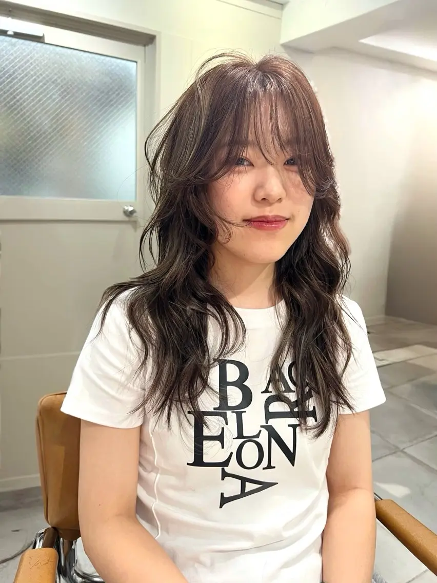ロング レイヤーカット 似合わせレイヤー ＆縮毛矯正のヘアスタイル