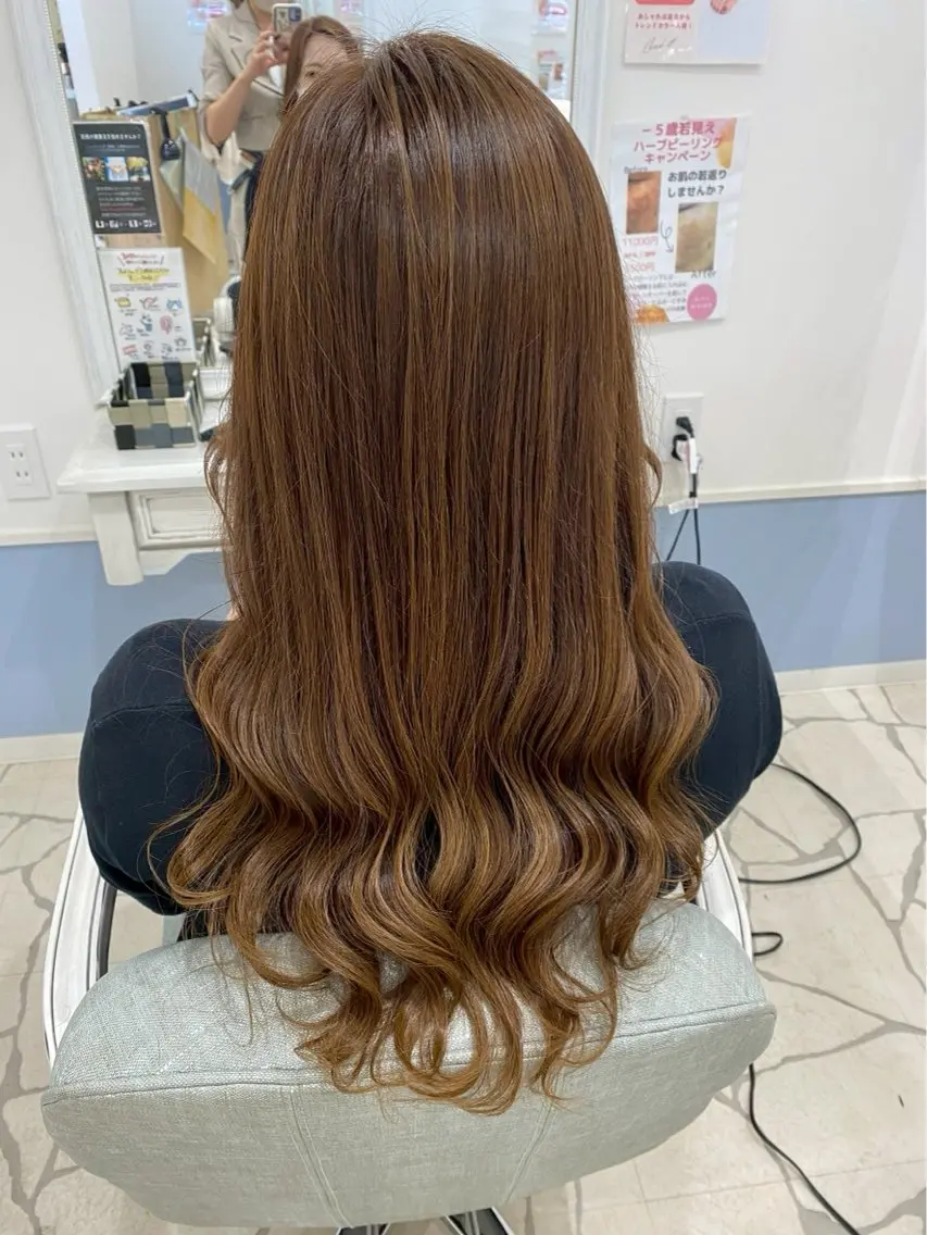 ロング カラー カット ヘアカラー トリートメント やない ともみのヘアスタイル