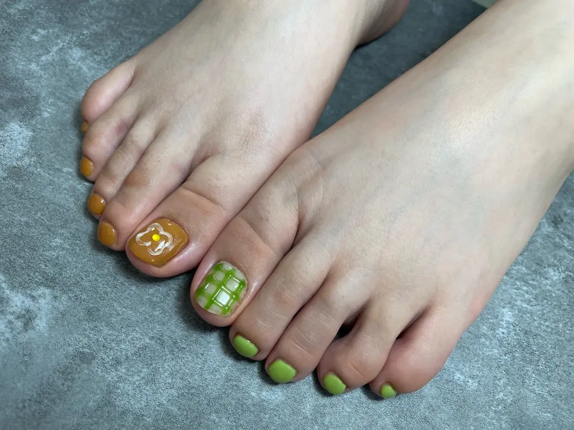 ネイル 𝒕𝒉𝒂𝒘 𝒏𝒂𝒊𝒍のネイルデザイン