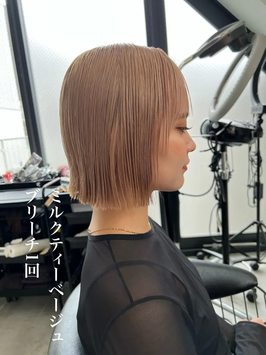 ショート カラー ベージュカラー ミルクティーベージュ ヘアカラー トリートメント ブリーチ特化 梅田本多翔のヘアスタイル
