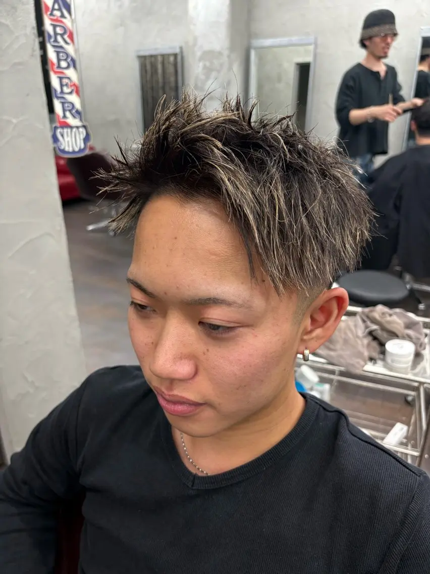 ショート メンズ モヒカン 西田 龍我のヘアスタイル