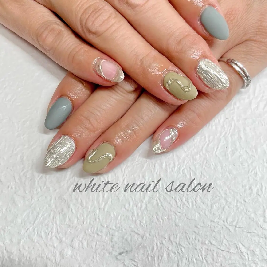 ネイル ジェルネイル ハードジェル ラメ(グリッター) 持ち込み ソフトジェル ハンドネイル white nail salonのネイルデザイン