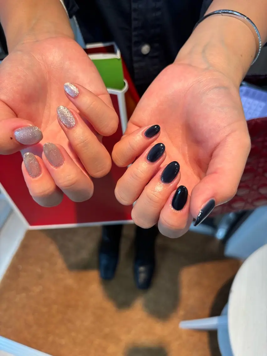 ネイル キラキラネイル マグネットネイル ネイビー 冬ネイル free'snail N A Oのネイルデザイン