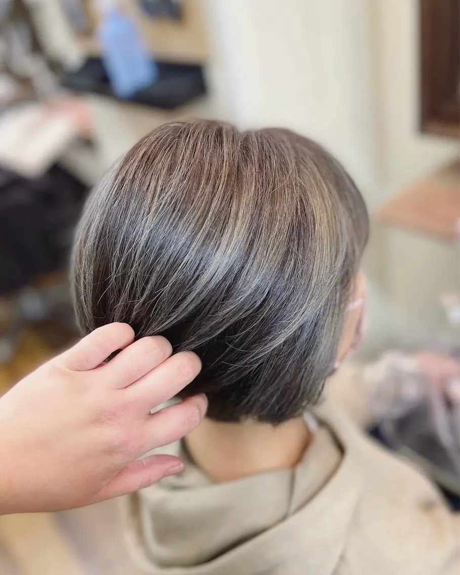 ショート 髪質改善🫧艶カラー 🫧💙佐藤真優のヘアスタイル