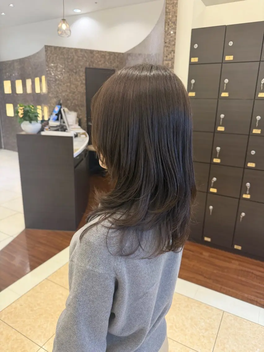 セミロング visage ももかのヘアスタイル