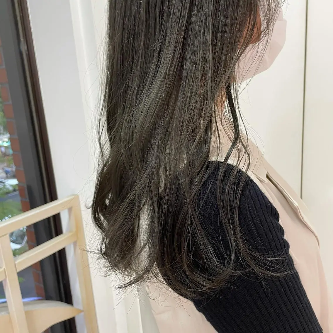 ロング カラー カット ヘアカラー TRENCH 相澤 果歩のヘアスタイル