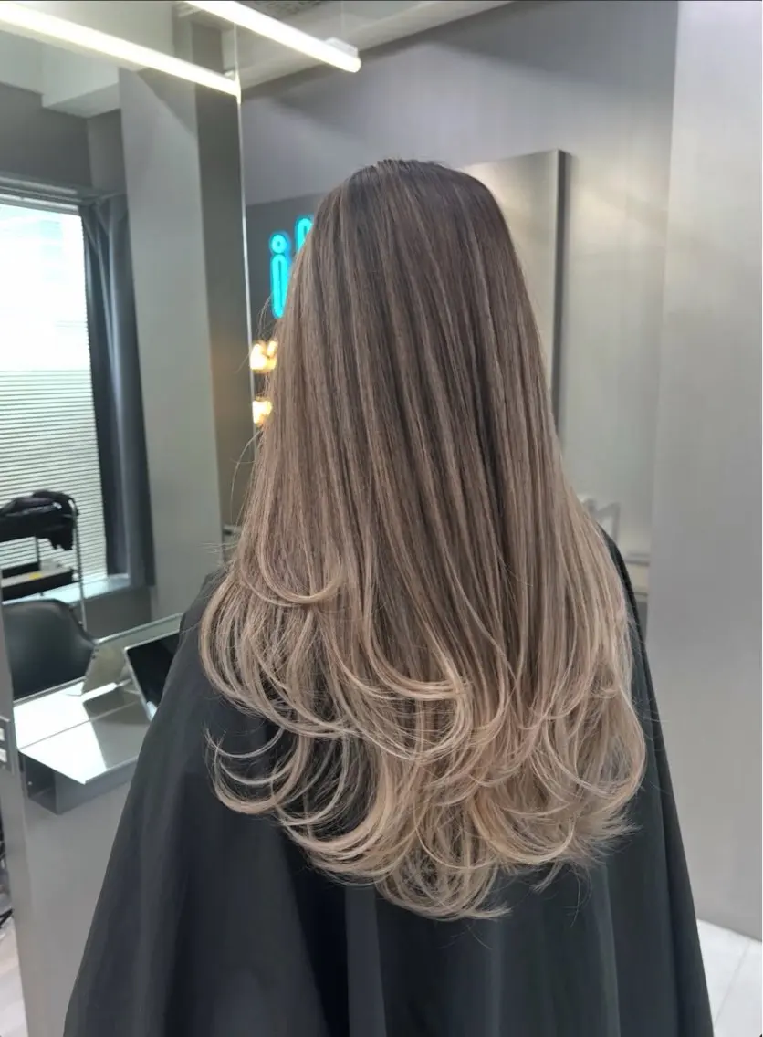 ロング レイヤーカット トリートメント ヘアカラー トリートメント Kotomi 🇺🇸💋のヘアスタイル