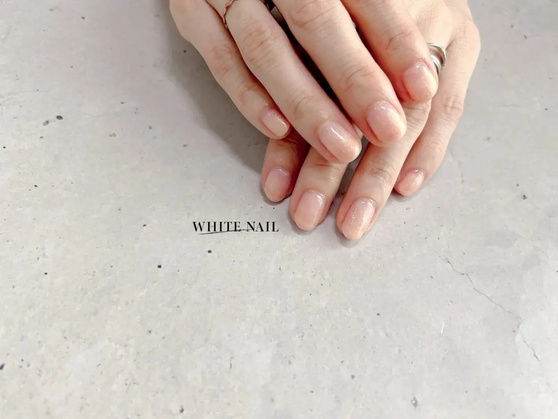 ネイル グラデーション ハンドネイル WHITE NAIL ホワイトネイルのネイルデザイン