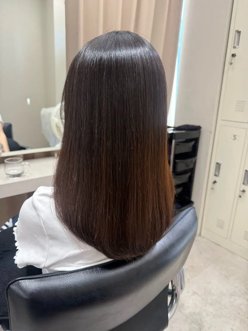 セミロング カット 縮毛矯正 トリートメント haru 髪質改善サロンのヘアスタイル