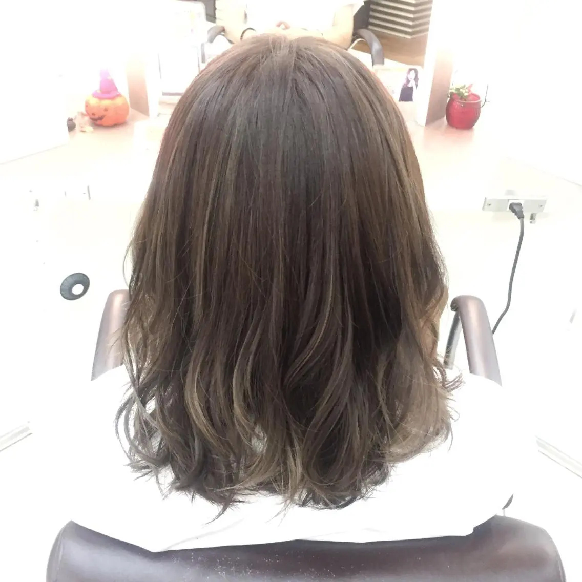 ミディアム セミロング ロング カラー アッシュ 透明感カラー ハイライトカラー ハイライト 大平 美沙のヘアスタイル