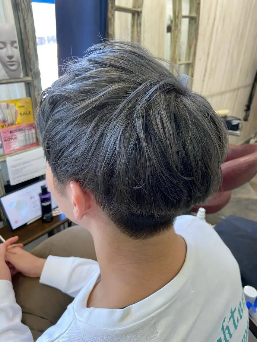 【⭐️ブリーチオンカラー⭐️】メンズカット+ダブルカラー(ブリーチ込み)ミルクティーやグレー系なども⭕️の写真