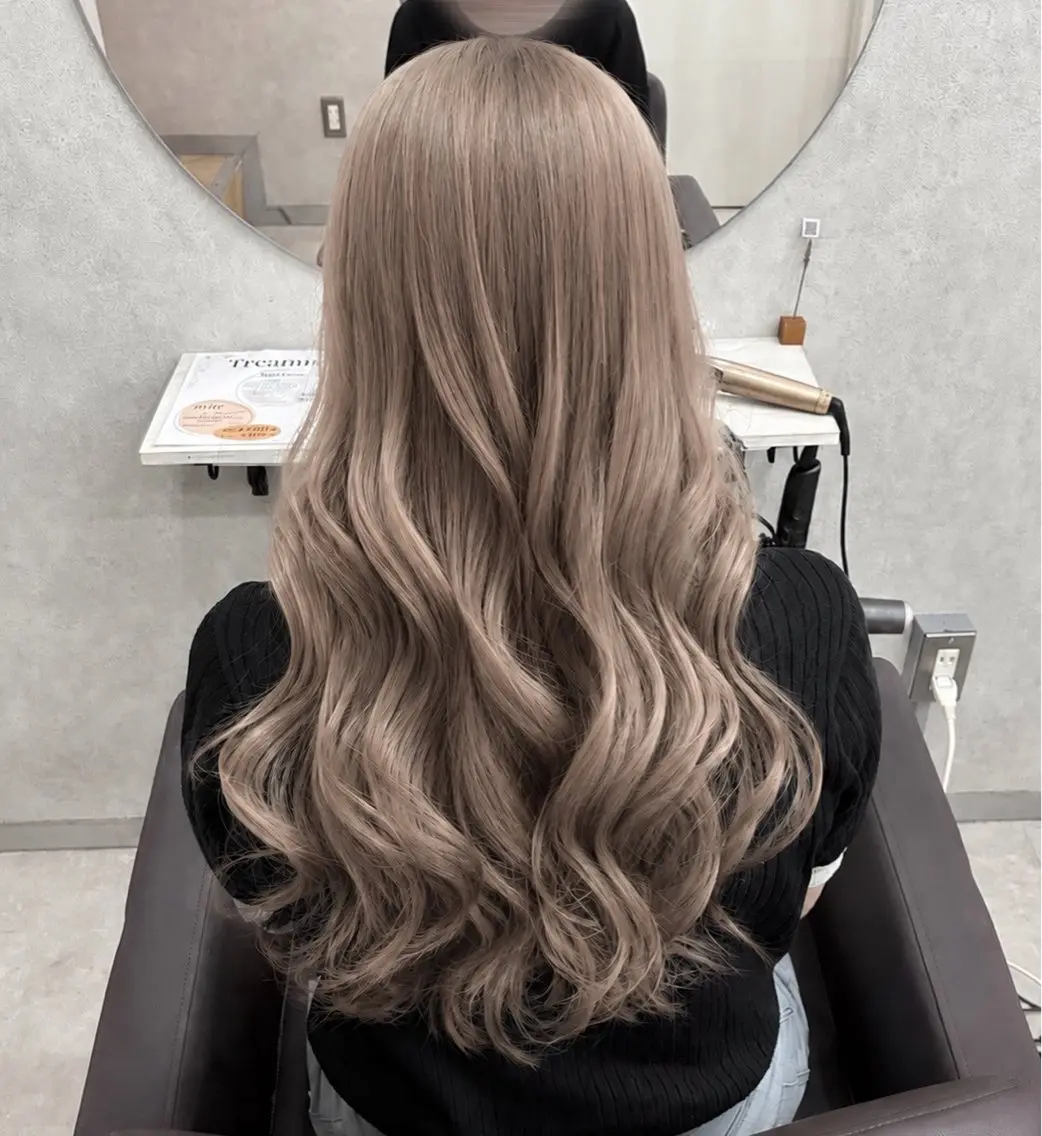 ロング 佐藤 琴海のヘアスタイル