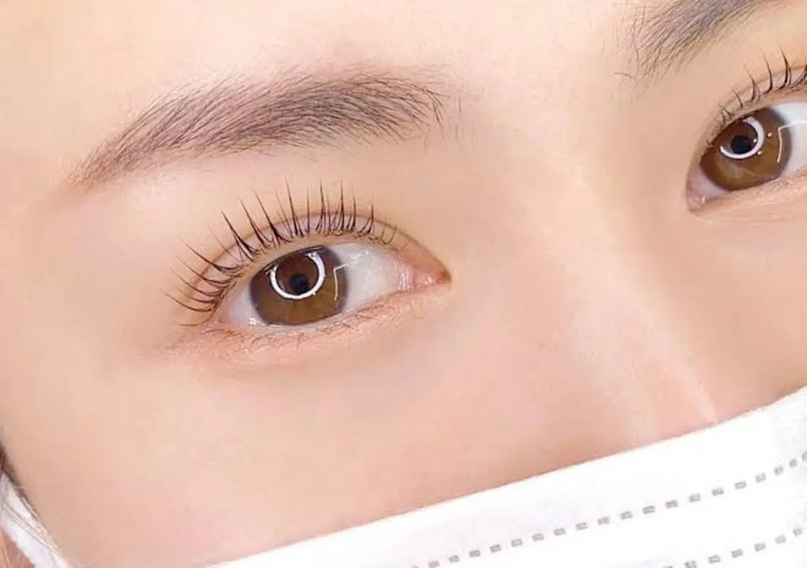 マツエク・マツパ アイブロウ 眉カラー 眉毛ワックス脱毛 ケラチンラッシュリフト まつげパーマ 下まつげエクステ 中野やまとなでしこ AYAのエステ・リラクイメージ