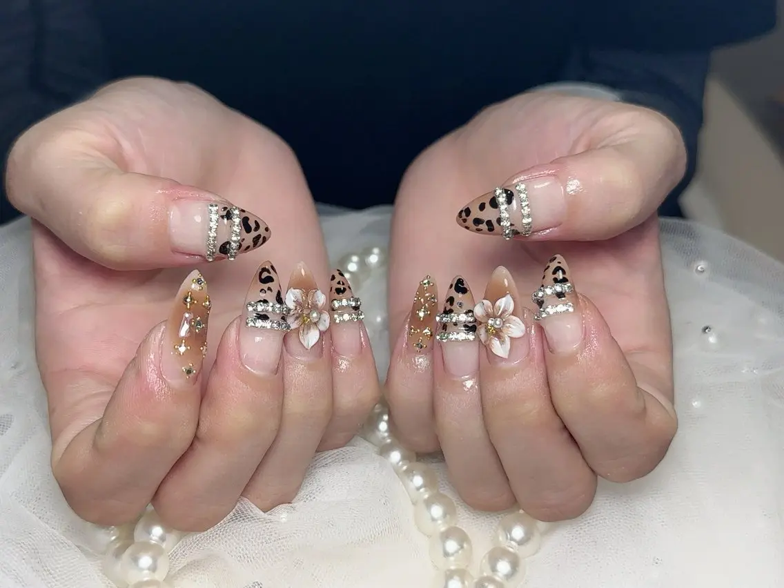 ネイル ハンドネイル NAIL CIRCLESのネイルデザイン