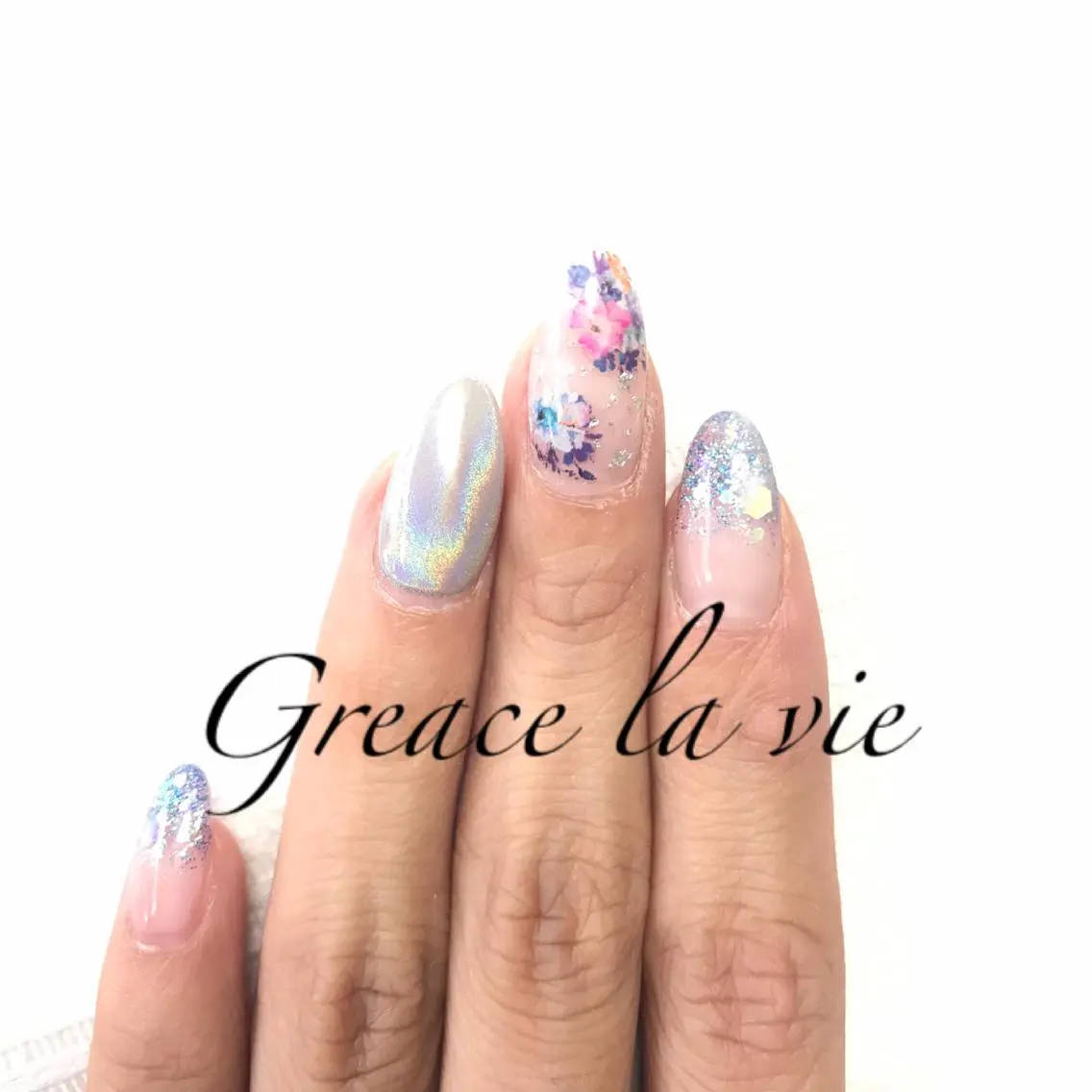 ロング カラー パーマ ヘアアレンジ キッズ ネイル マツエク・マツパ ユニコーンカラー Greace  la vieのネイルデザイン