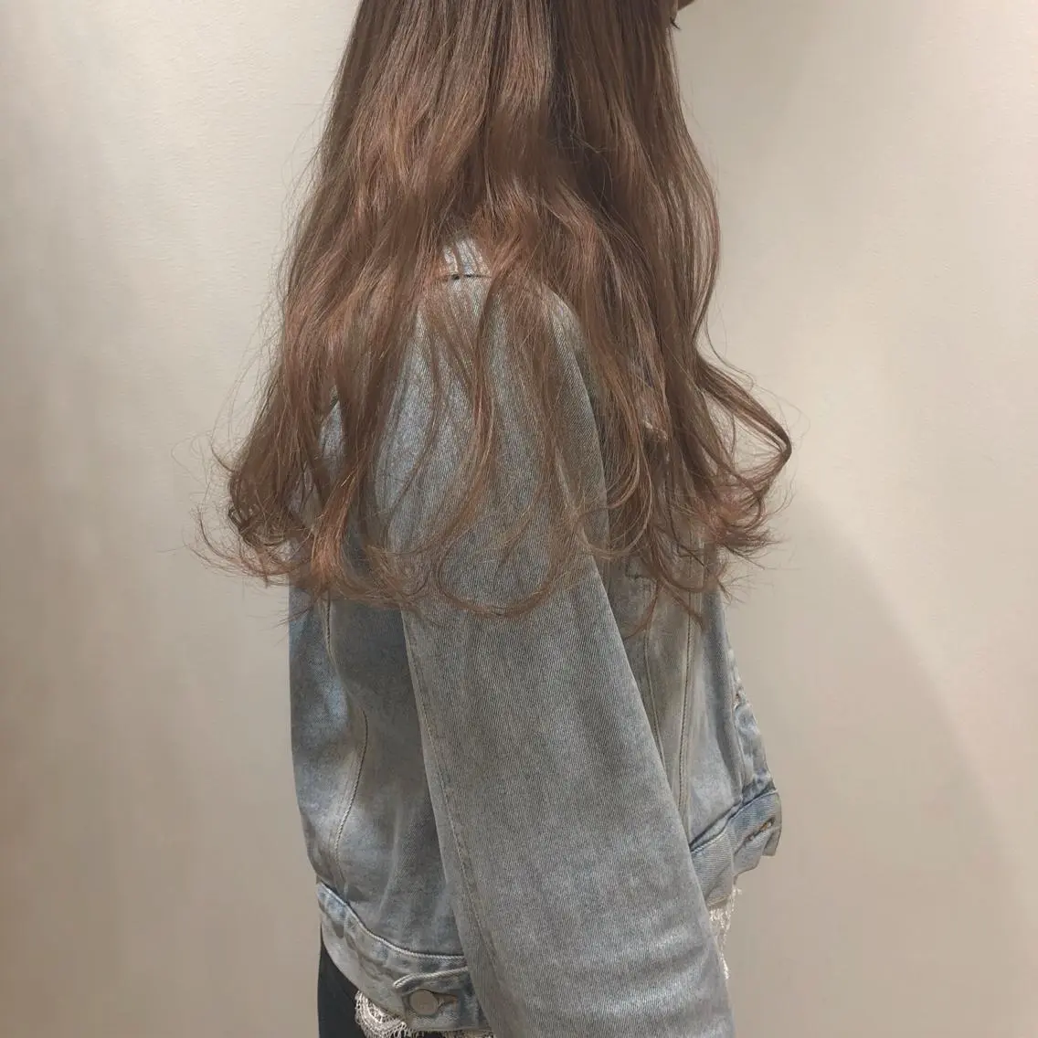 ロング カラー ベージュカラー ブリーチ ロング 江原 彩華のヘアスタイル