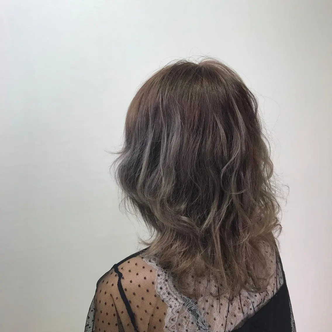 カラー ラベンダーカラー 小顔レイヤー/ ベージュ🤍Rieのヘアスタイル
