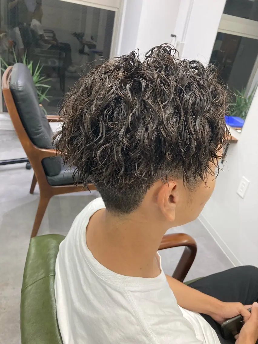 パーマ メンズ メンズパーマ ツイストスパイラルパーマ スパイラルパーマ SHAFT Ieiriのヘアスタイル