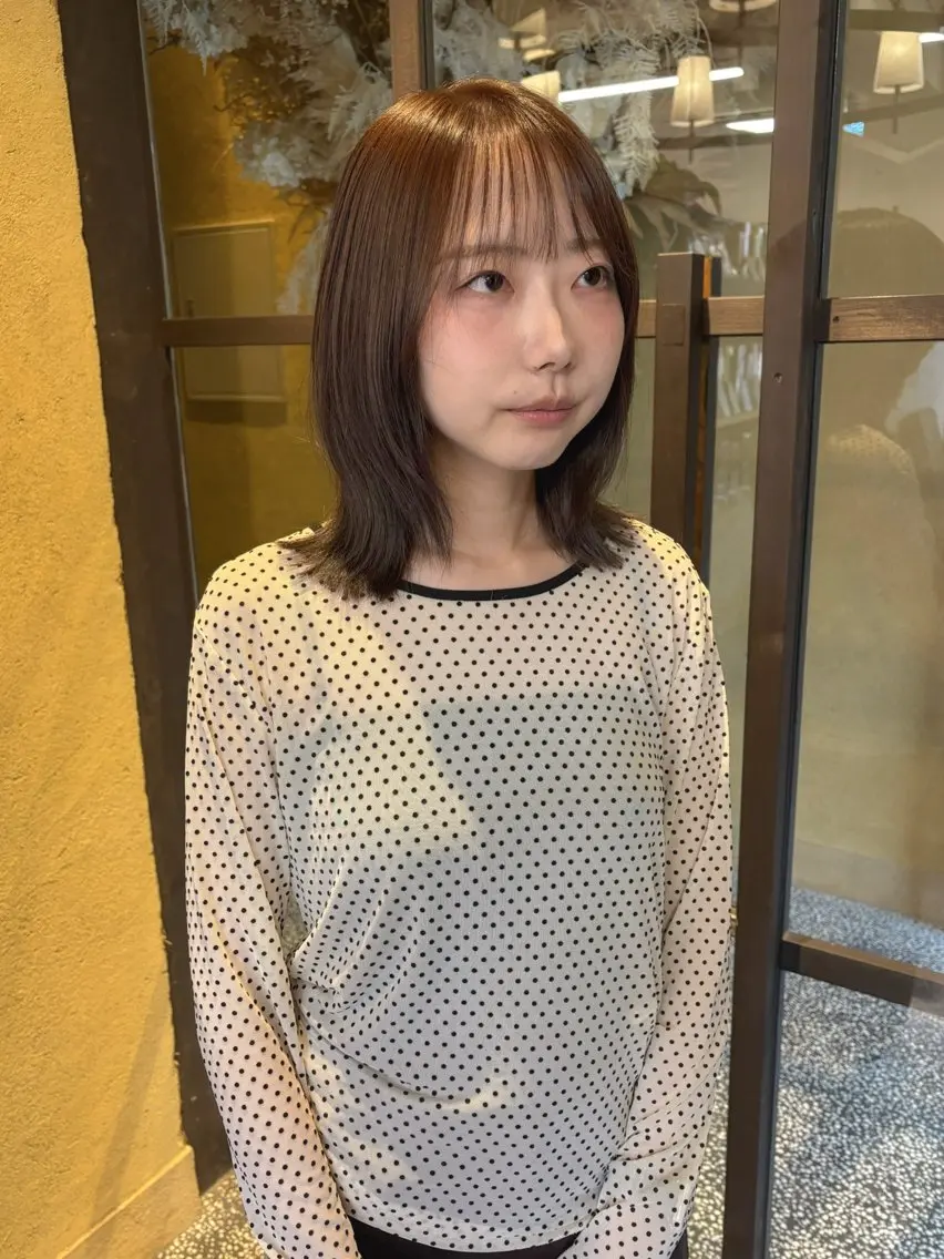 ミディアム カット ヘアカラー トリートメント 透明感カラー／ レイヤー／あやねのヘアスタイル