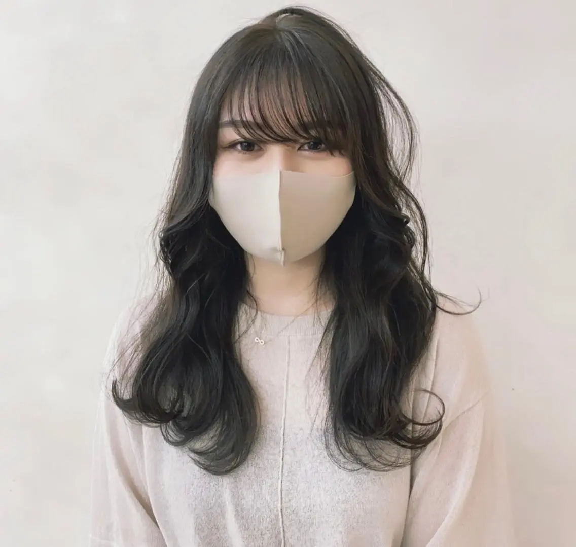 セミロング 新宿/韓国レイヤー/ 顔まわり透明感カラーのヘアスタイル
