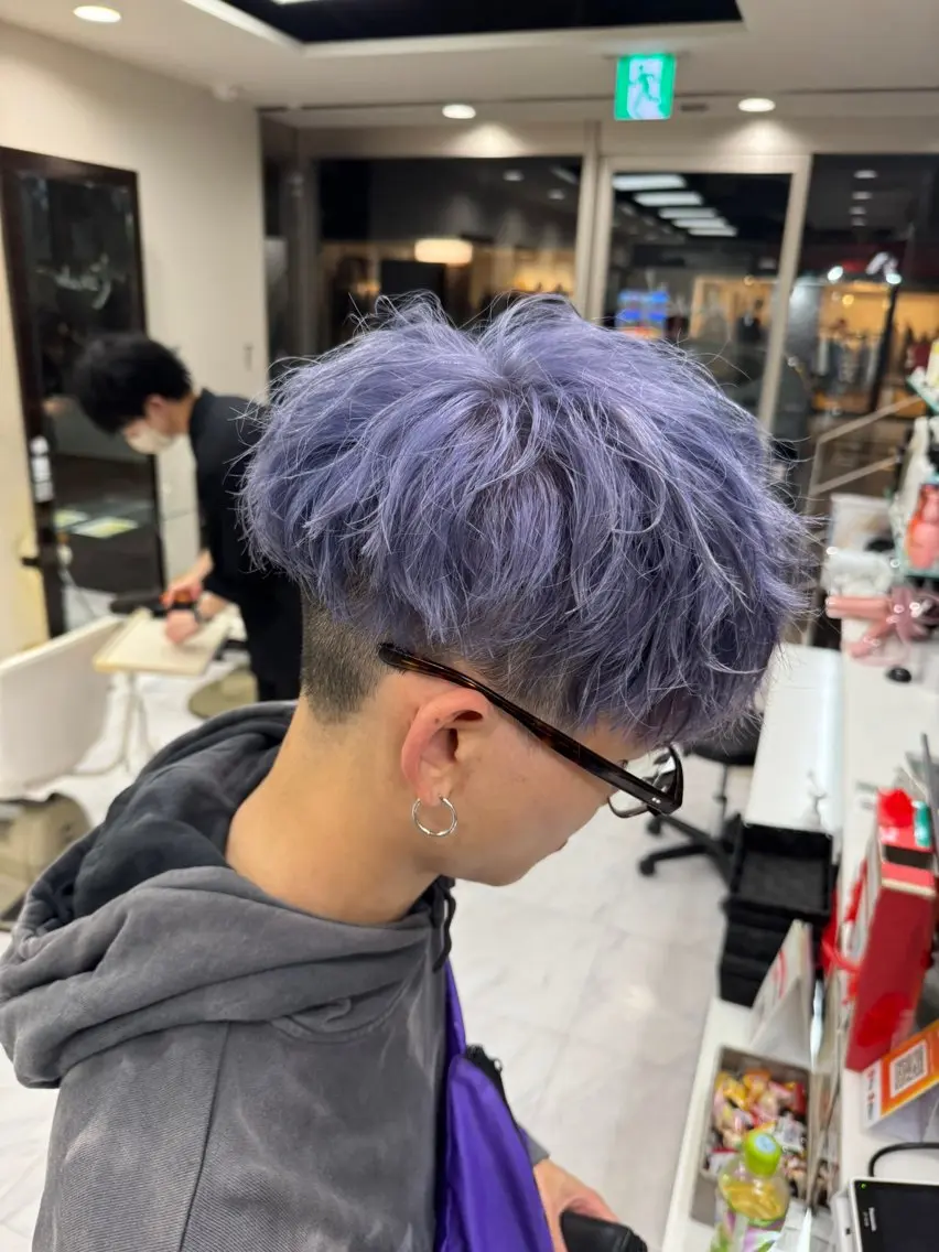 ショート カラー ヘアアレンジ メンズ 切りっぱなしボブ 前下がりボブ メンズブリーチ メンズハイライト メンズハイトーン カット ヘアカラー トリートメント 目黒 碧人のヘアスタイル