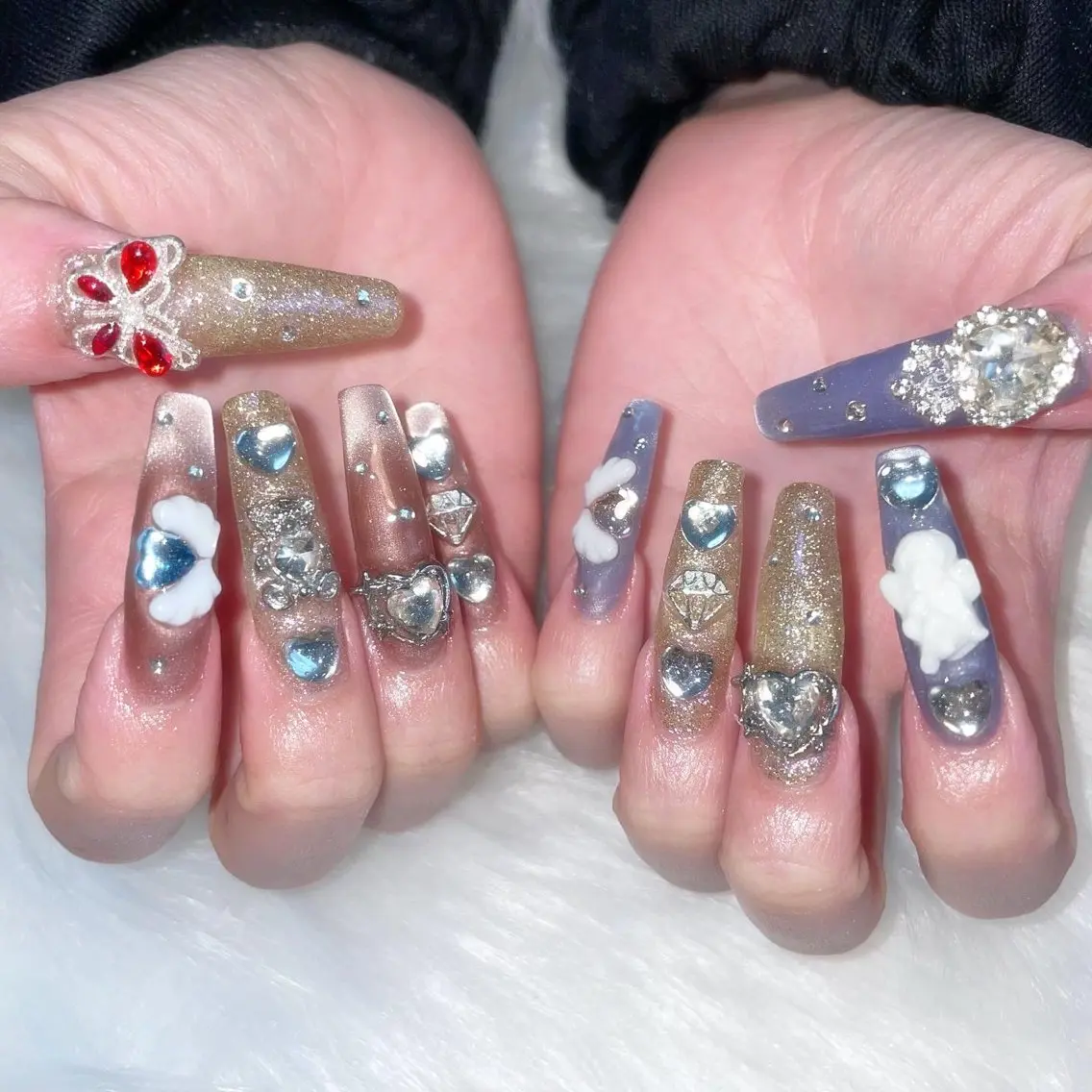 ネイル ハンドネイル ゴテゴテ💙ワンホン リオナのネイルデザイン