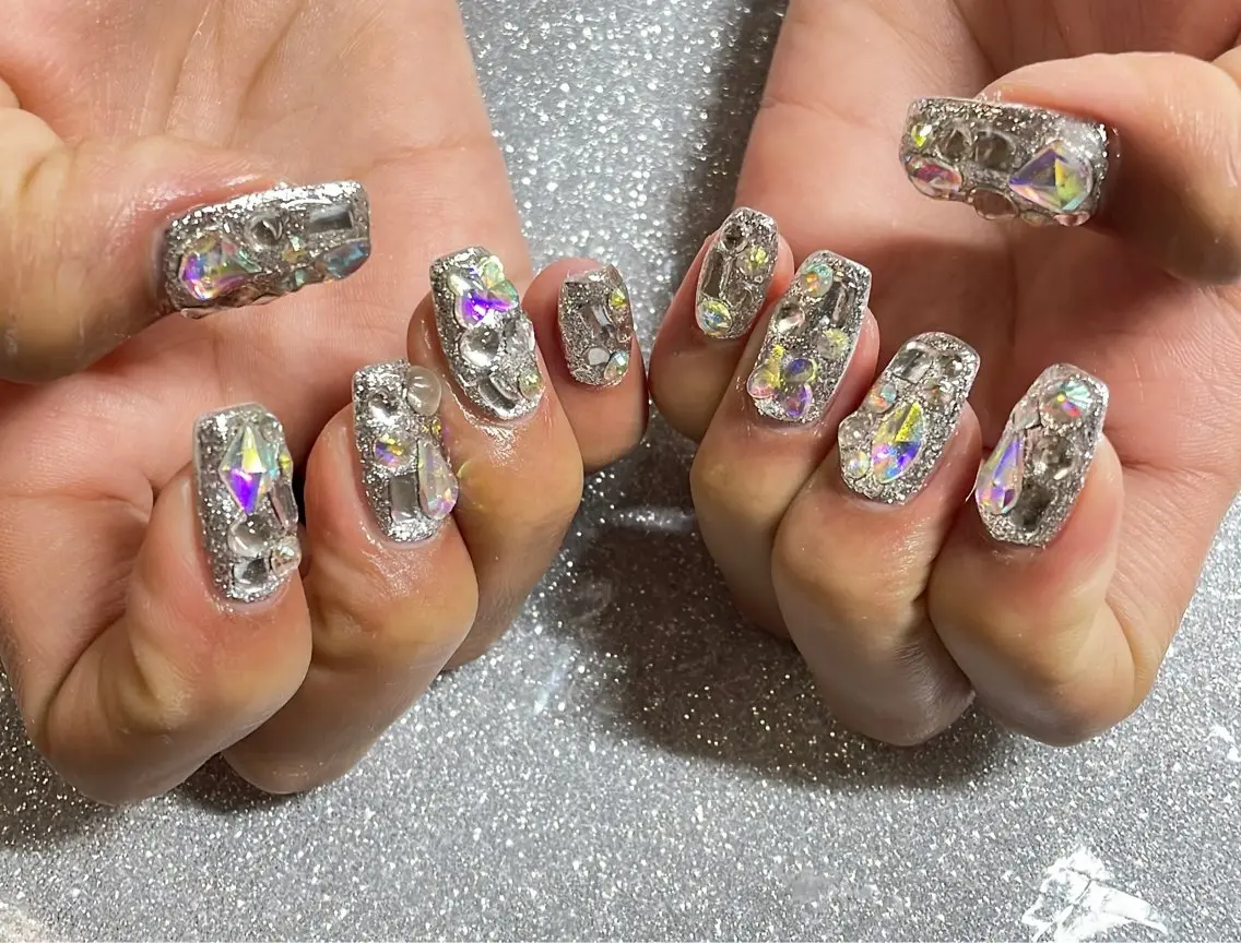ネイル ハンドネイル VIERU 🌈🎀💖のネイルデザイン