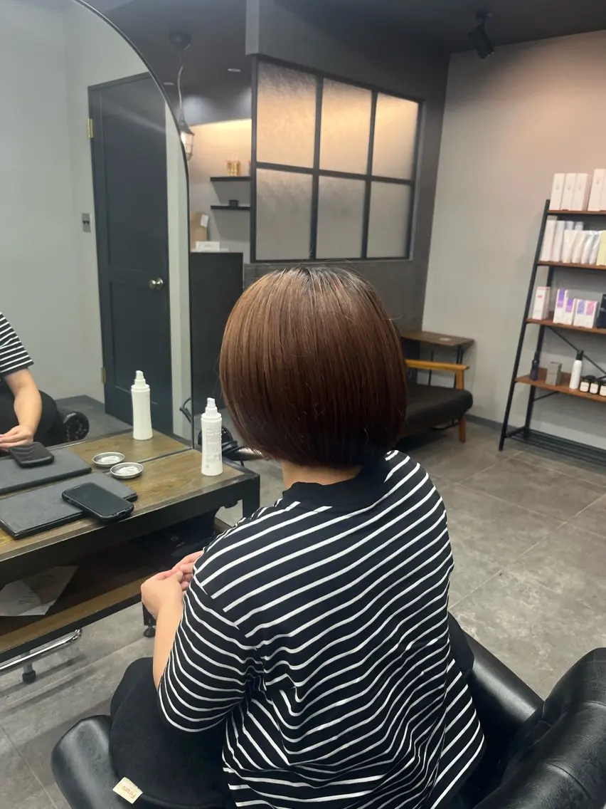 ミディアム カット 森近 巴のヘアスタイル