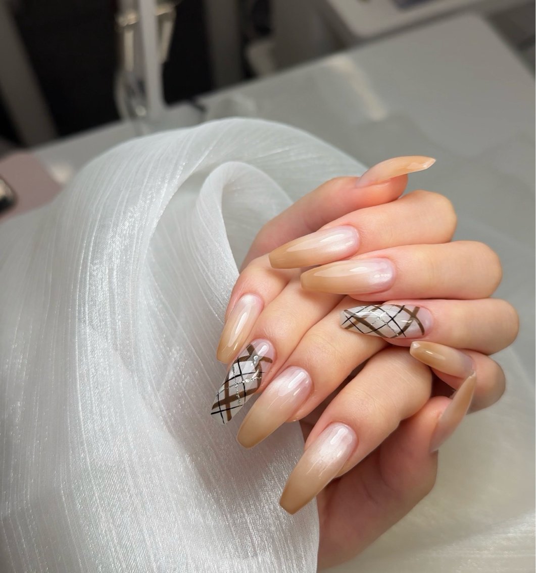 ネイル チークネイル フレンチネイル グラデーション 韓国ネイル マグネットネイル ハンドネイル Hana Nailのネイルデザイン