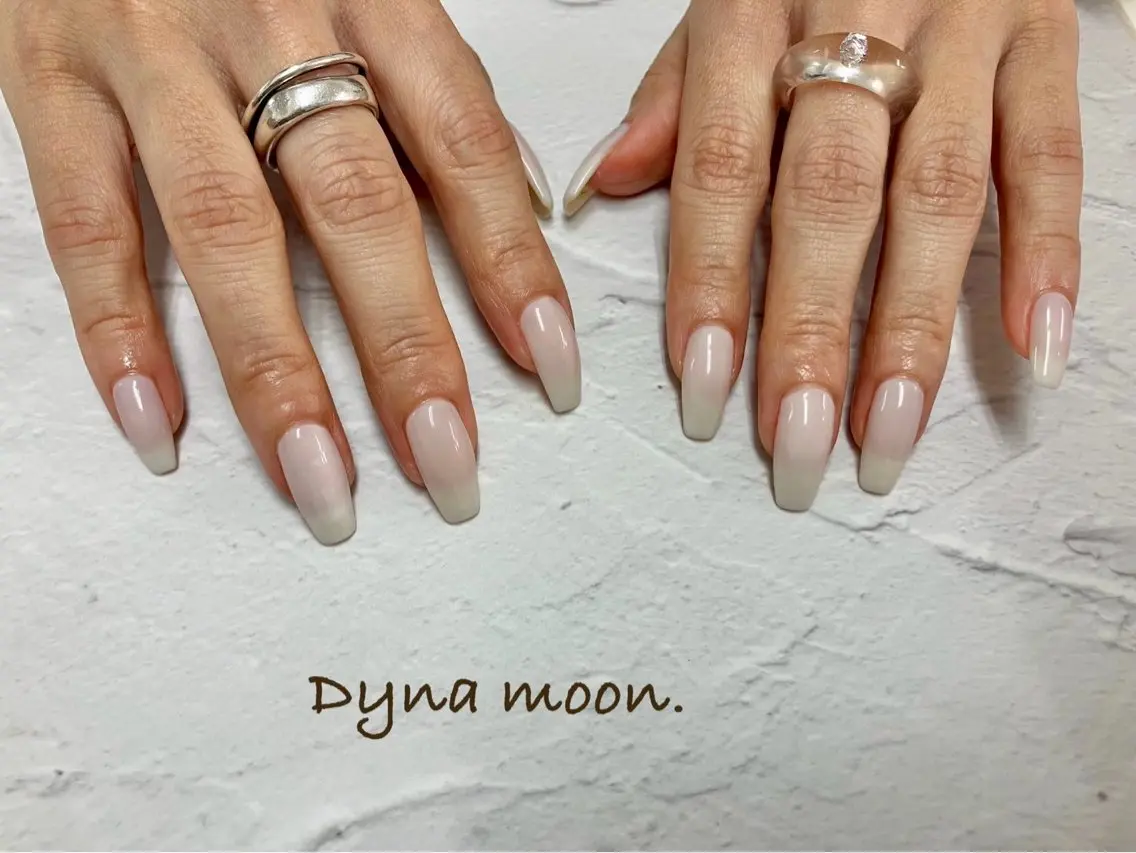 ネイル Dyna  moon 陽菜のネイルデザイン