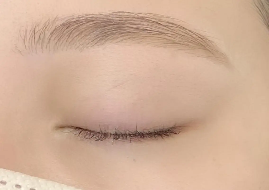 🆕 アイブロウスタイリング+【カット+wax】🎊の写真