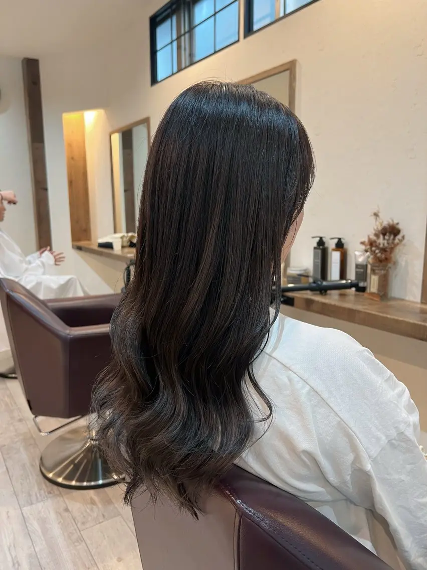 ロング カラー 透明感カラー グレージュ ラベンダーカラー ラベンダーグレージュ ラベンダーグレー ヘアカラー トリートメント 工藤 梨花のヘアスタイル