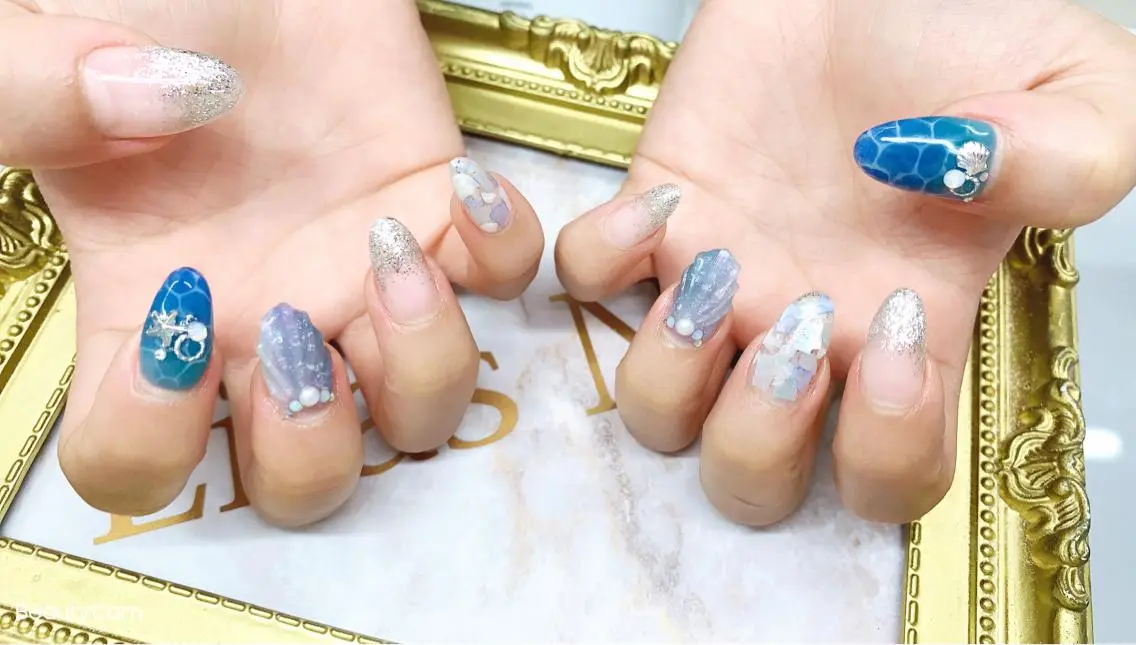 ネイル ブルー ジェルネイル ハードジェル ラメ(グリッター) ロングネイル Lilas Nailのネイルデザイン