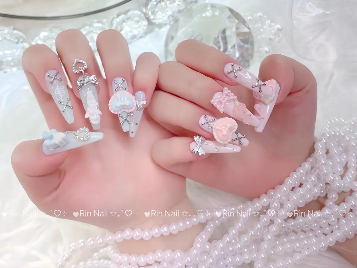 ネイル オーロラネイル チークネイル 桜ネイル クリアネイル ドット ハンドネイル Rin Nail Shinokuboのネイルデザイン