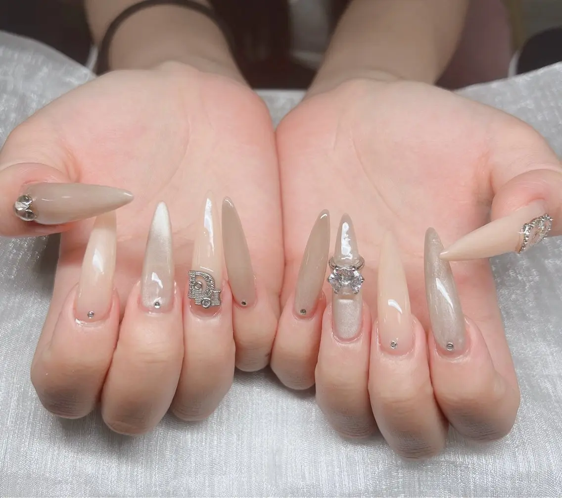 ネイル 長さ出し グラデーション キラキラネイル マグネットネイル ニュアンスネイル Lee Nails チップ長さだし専門店のネイルデザイン