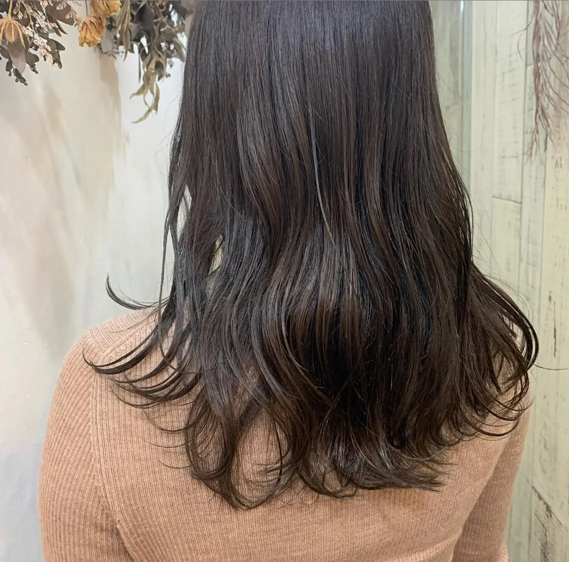 セミロング カラー ツチダ カホのヘアスタイル