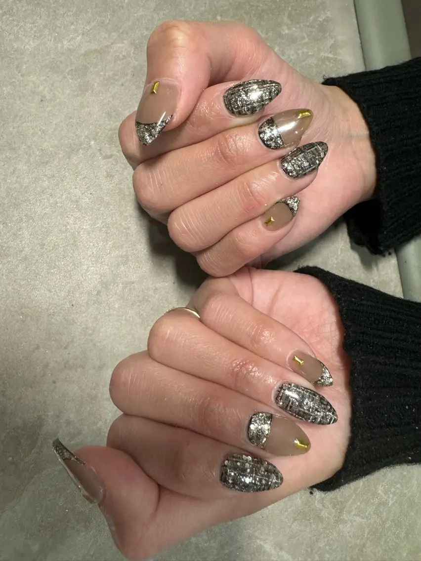 ネイル LAVISH 大和店 emi・:*+のネイルデザイン