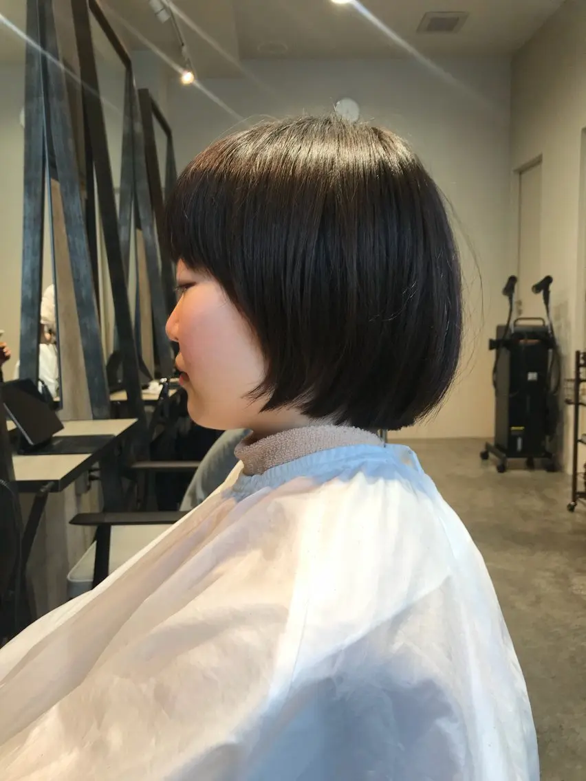 ショート カット レイヤーカット NERO加藤木麻彩のヘアスタイル