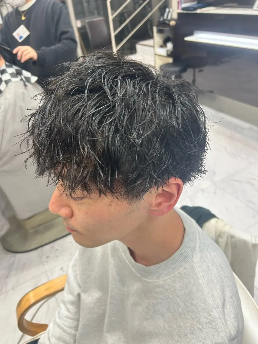 ショート パーマ メンズ メンズパーマ メンズツイストパーマ ツイストパーマ カット パーマ トリートメント メンズパーマ 💈後閑和真💈のヘアスタイル