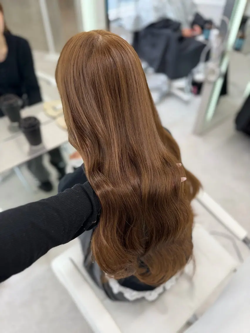 ロング ヘアカラー タマシロカリン 艶カラー/レイヤーのヘアスタイル