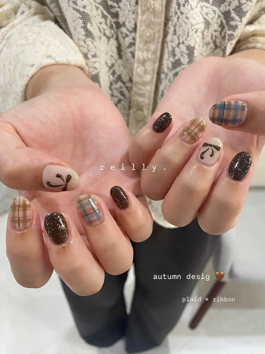 ネイル フラッシュネイル フレンチネイル ジェルネイル グラデーション ラメ(グリッター) ハンドネイル ハンドケア Marina 《REILLY.》のネイルデザイン