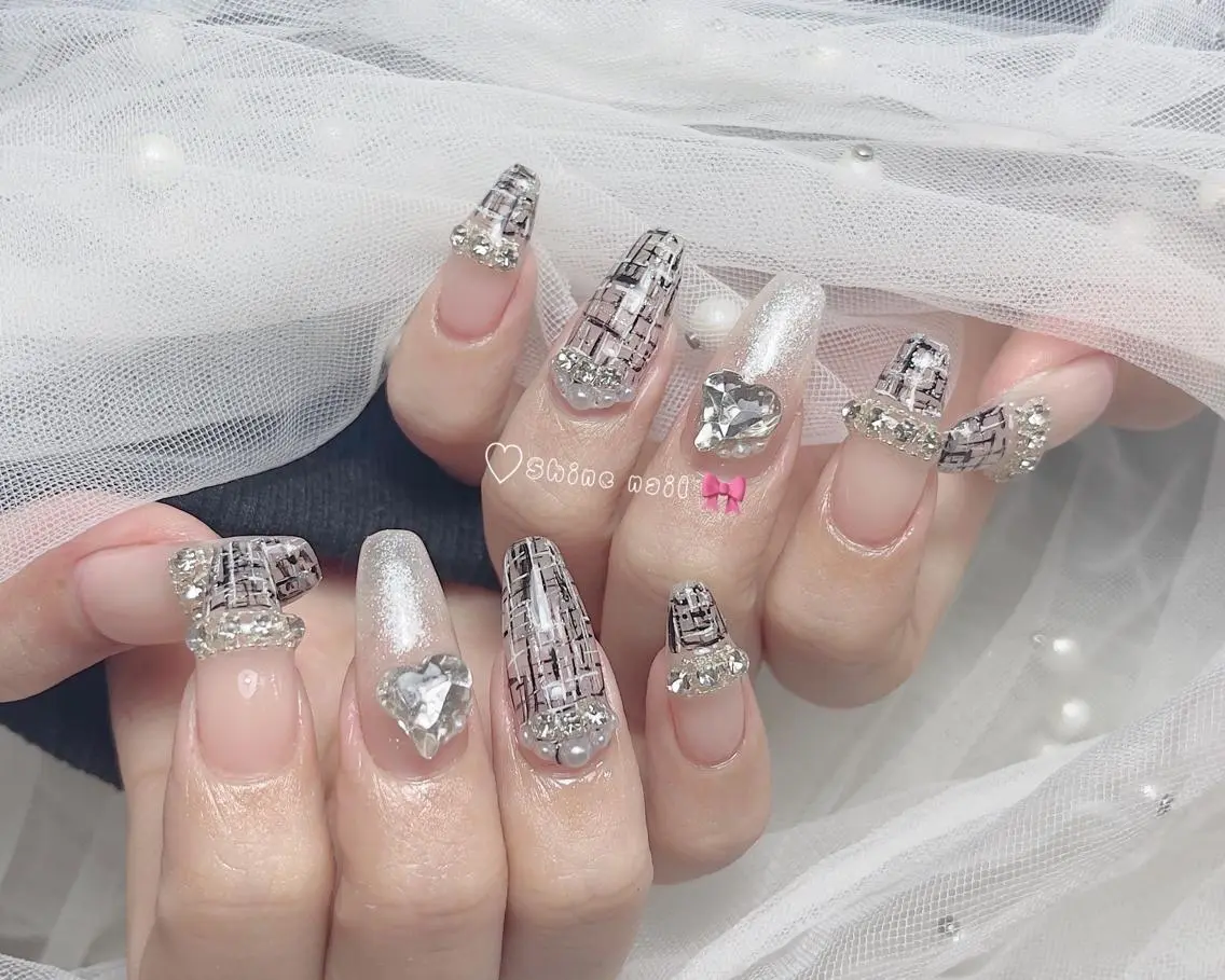 ネイル サイナネイル🎀 長さ出し専門店のネイルデザイン