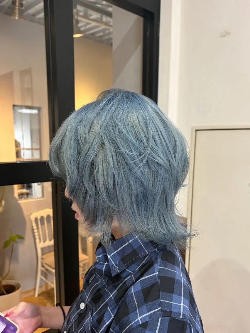 カラー ブリーチ ブルーカラー ブルーグレー カット ヘアカラー トリートメント 𝐚𝐨𝐢/艶髪 髪質改善/ヘアセットのヘアスタイル