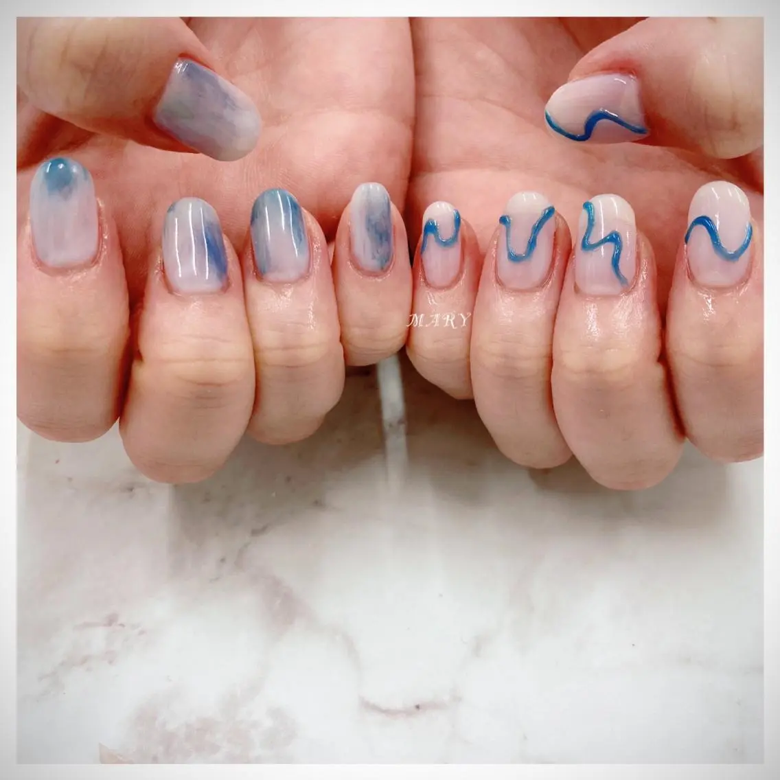 ネイル アートネイル ブルー 水色 持ち込み ニュアンスネイル ハンドネイル Mary nail .narumiのネイルデザイン