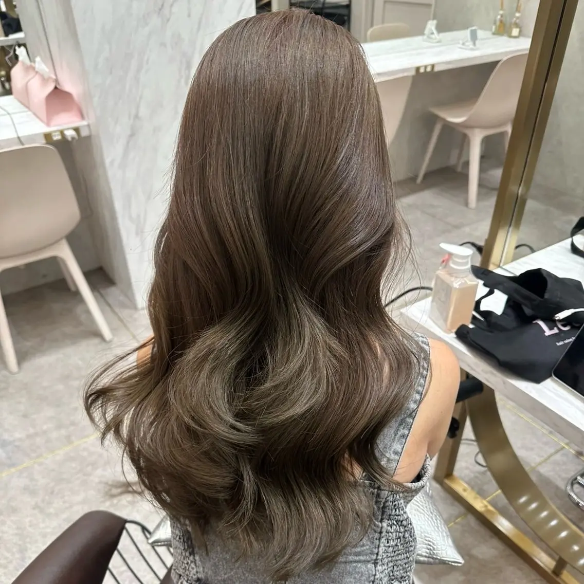 ロング カラー ベージュカラー オリーブベージュ ヘアカラー トリートメント ミルクティ/ ブラウンカラー/りおのヘアスタイル