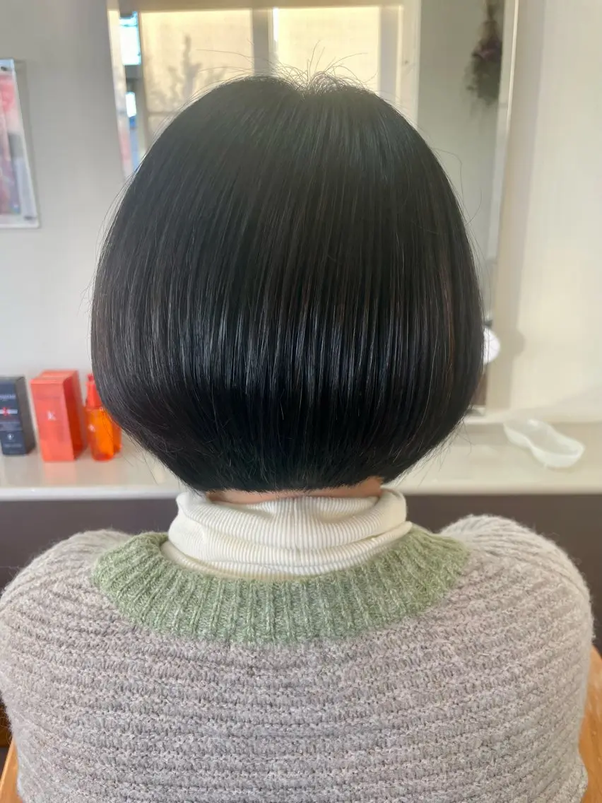 ショート ボブ attrice杉山 綾乃のヘアスタイル